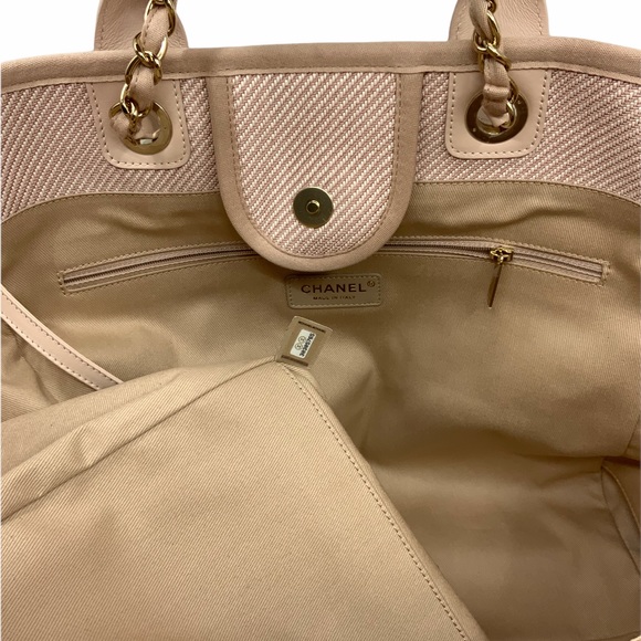 CHANEL Medium Deauville Tote Bag NEW 2020 - Picture 8 of 8